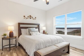 5 多间卧室、熨斗/熨衣板、免费 WiFi、床单