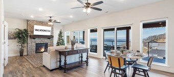 Lakeview Lodge • Hot Tub • Table Rock Lake • Sleeps 12