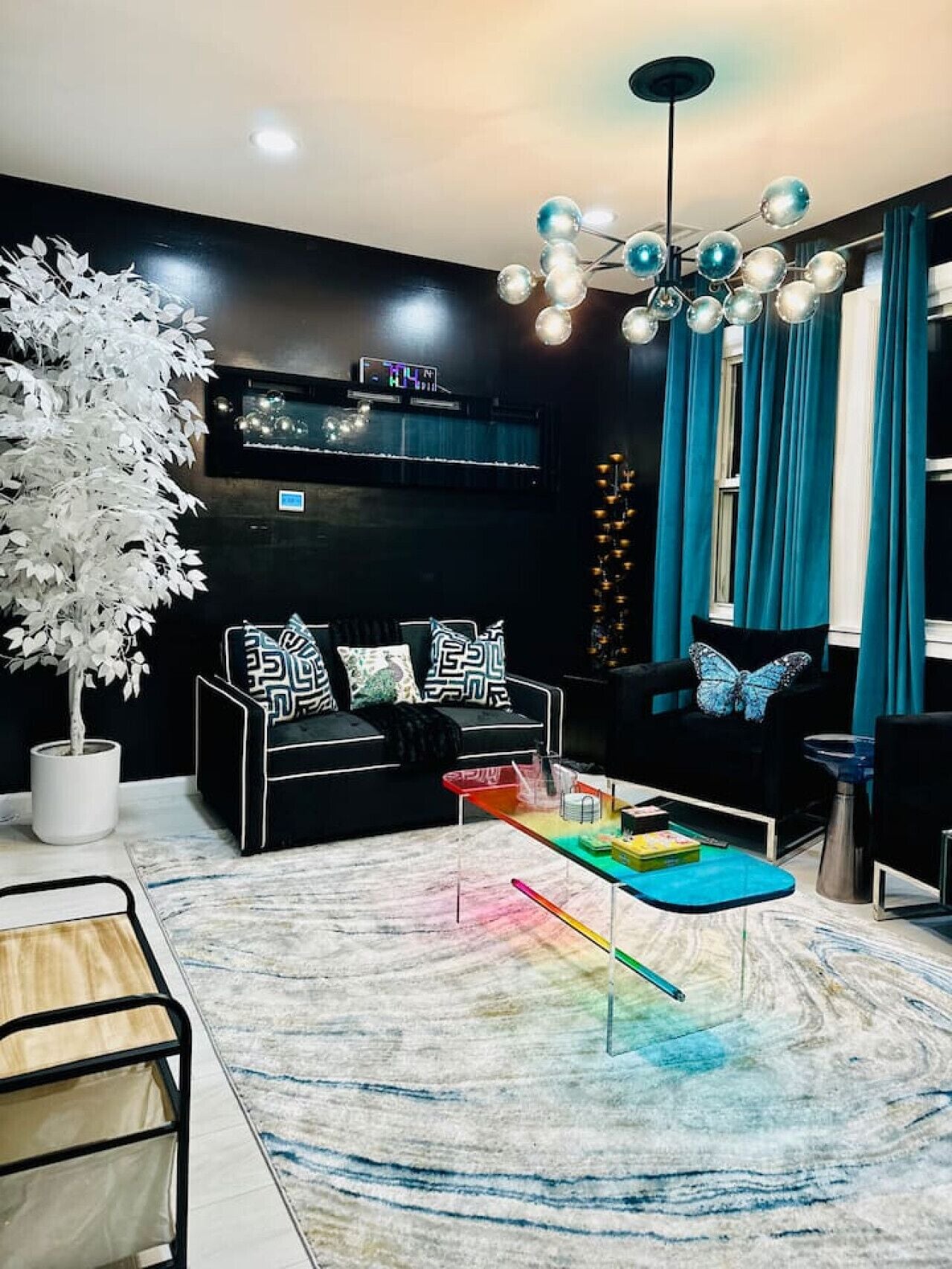 المنشأة من الداخل