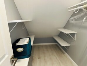 Interior - Luxury 1-Bedroom • Sleeps 3 • Near Newark Airport, Prudential Center & NYC (Newark)