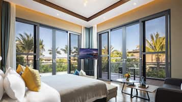 Desk, laptop workspace, free WiFi, bed sheets