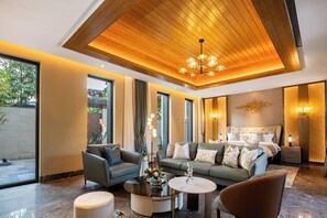 Grand Villa, Pool View | Desk, laptop workspace, free WiFi, bed sheets