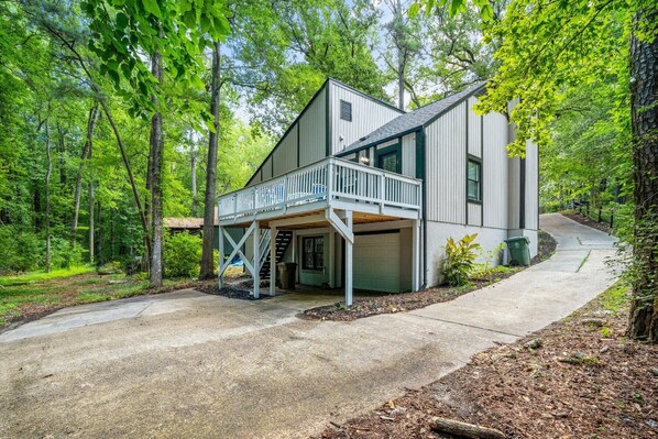 Exterior - Cozy Private Basement with Office & Full Amenities (Cary)