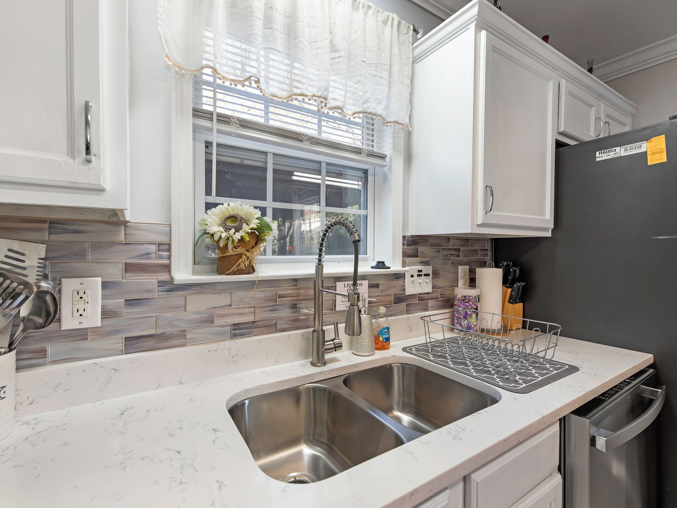 雪櫃、微波爐、焗爐、爐具