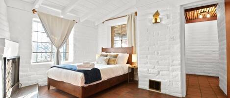 4 habitaciones, escritorio, tabla de planchar con plancha y wifi gratis