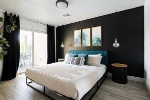 9 bedrooms, desk, iron/ironing board, travel crib - 9BR retreat w/ fire pit & heated pool (Scottsdale)