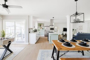 Fridge, microwave, oven, stovetop - Cozy Scottsdale Retreat Near Old Town | Pool, Baja Shelf & Spa (Scottsdale)