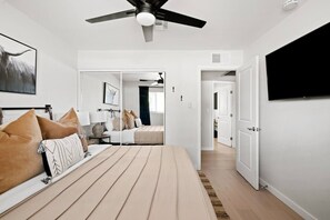 4 bedrooms, desk, iron/ironing board, travel cot - Pet-friendly home w/ heated pool, hot tub & games! (Scottsdale)