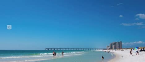 サンラウンジャー、ビーチタオル