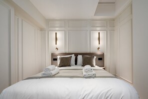 1 bedroom, desk, Internet, bed sheets