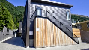 Exterior - Charming-on-fryer-central-apt-and-walk-to-town (Queenstown)
