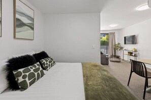 1 bedroom, iron/ironing board, travel cot, WiFi