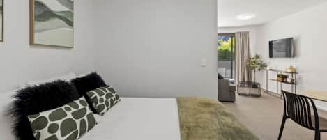 1 chambre, fer et planche Ă repasser, Wi-Fi, draps fournis