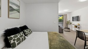 1 bedroom, iron/ironing board, WiFi, bed sheets - Charming-on-fryer-central-apt-and-walk-to-town (Queenstown)