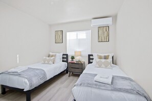 2 chambres, bureau, fer et planche à repasser, Wi-Fi gratuit