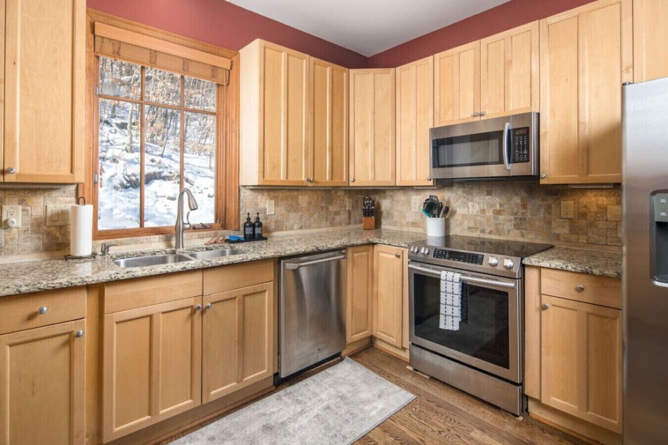 冰箱、微波炉、烤箱、炉灶