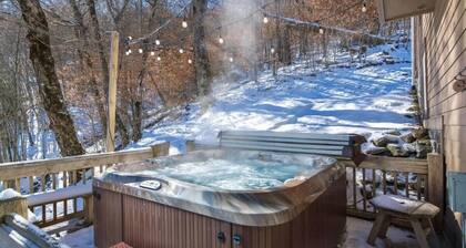 Large, Ski-in/Ski-Out, Hot Tub, Wet Bar, Sleeps 16