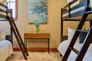 5 bedrooms, desk, iron/ironing board, travel cot