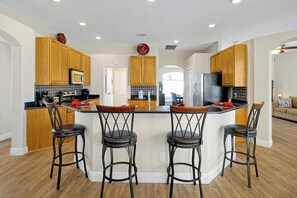 Fridge, microwave, oven, stovetop - Highlands Reserve, close to Disney World (Davenport)