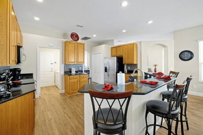 Fridge, microwave, oven, stovetop - Highlands Reserve, close to Disney World (Davenport)