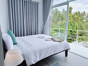 Deluxe Double Room, Balcony | Free WiFi, bed sheets