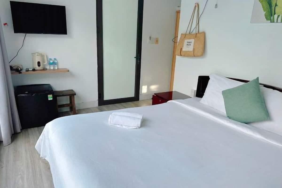 1 bedroom, free WiFi, bed sheets