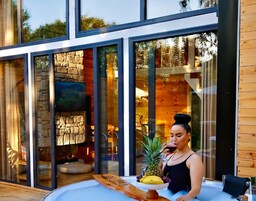 Bungalow de lujo, piscina privada, vistas al jardín | Bañera de hidromasaje