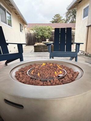 Terrace/patio - 7 Bed Single Level Home+Detached Casita, Game Room, Fire-pit, Free Parking/Wi-fi (Hayward)