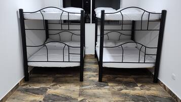 4 bedrooms, bed sheets