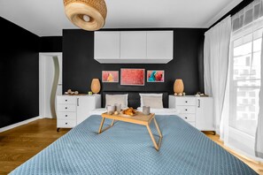 3 habitaciones, escritorio, tabla de planchar con plancha y wifi gratis 