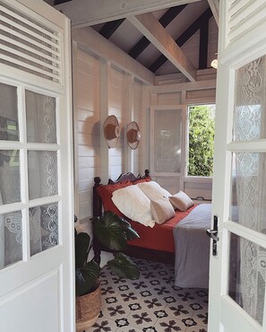 1 bedroom, desk, iron/ironing board, WiFi