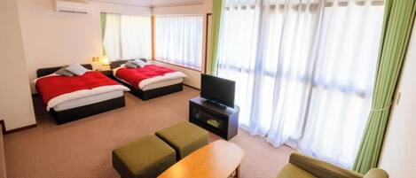 1 habitación, escritorio, wifi gratis y ropa de cama