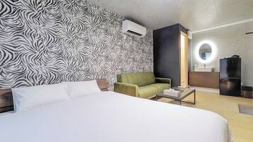 1 bedroom, desk, free WiFi, bed sheets