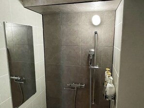Hair dryer, towels - Nonsmoking 1K twin room equipped with a washing machine and dryer / Urasoe Okinawa (Urasoe)