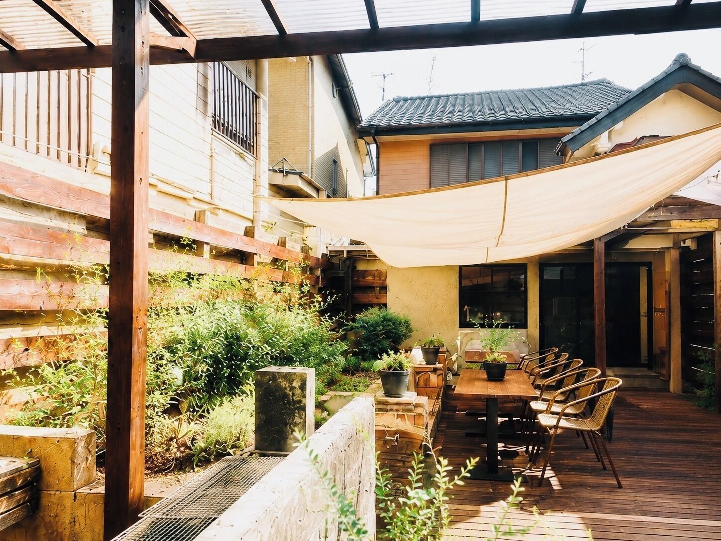 屋外ダイニングエリア