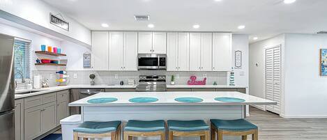 Micro-ondas, fogão, cooktop, lava-louças