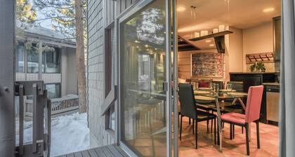 Midtown Condo w/ Pool, Spa & Sauna 614