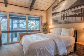 2 bedrooms, iron/ironing board, travel crib, free WiFi