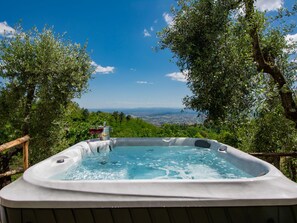 Idromassaggio all'aperto