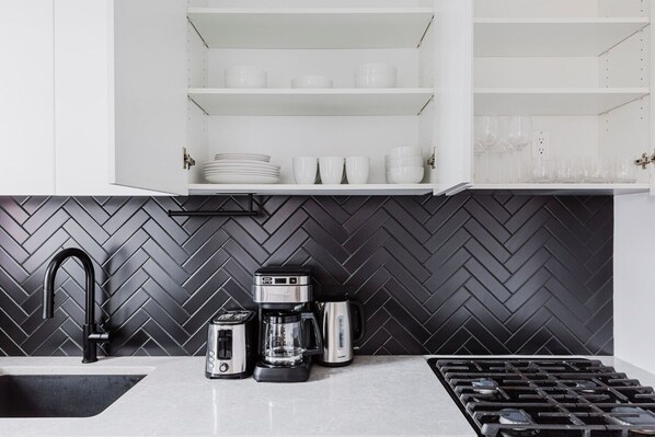 Fridge, microwave, oven, dishwasher - Blueground | Dumbo, rooftop & w/d, nr bridge (Brooklyn)