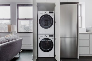 Interior - Blueground | Dumbo, rooftop & w/d, nr bridge (Brooklyn)