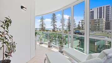 Luxury Beachfront Stay in Kirra | Sacada