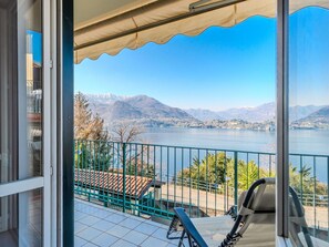 Interior - Nice apartment for 4 people with WIFI, TV and balcony (Varenna)