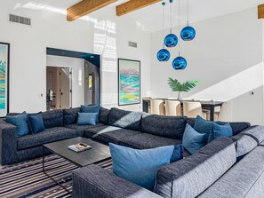 TV connectée, cheminée