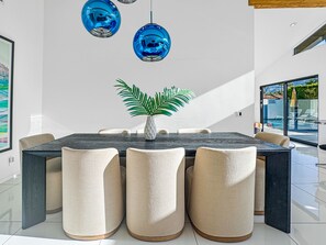 Dining - Villa Caliente: Saline Pool + Spa + Mountain Views (Palm Springs)
