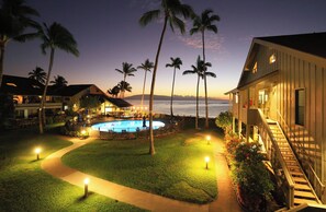 Exterior - Spacious 2BD Condo w Oceanviews and Sunsets - Kahana Village 17 (Lahaina)