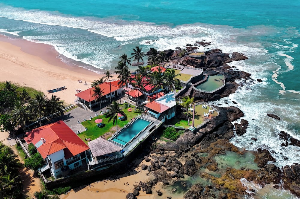 Scarlet White Resort
