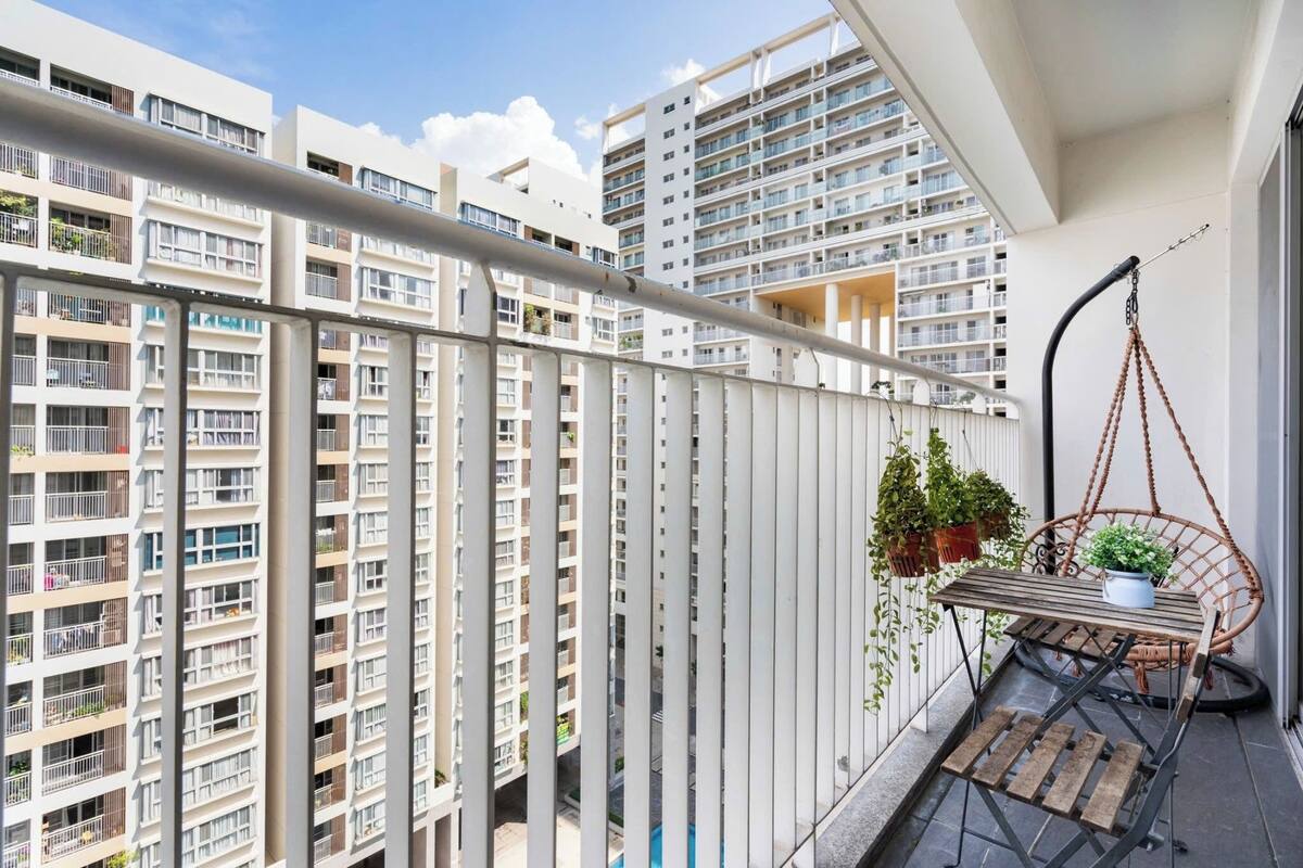 2 bedrooms, blackout curtains, iron/ironing board, free WiFi