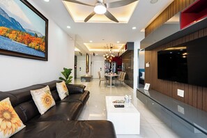 Tirai kedap cahaya, setrika/meja setrika, dan Wi-Fi gratis