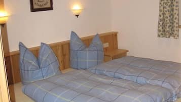 3 bedrooms, bed sheets